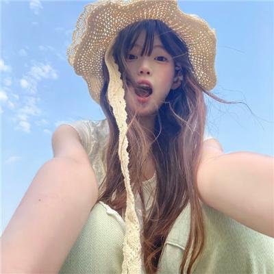 他在窥着你